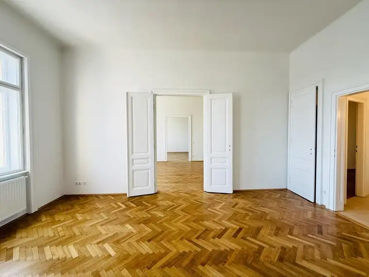 ALTBAUTRAUM | SONNIG | 3,5 ZIMMER | 3.STOCK | ERSTBEZUG NACH KOMPLETTSANIERUNG