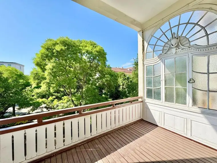 TAUBSTUMMENGASSE | EXKLUSIVER 5-ZIMMER-ALTBAU MIT GARTENSEITIGEM BALKON | TOPLAGE IN U-BAHN-NÄHE