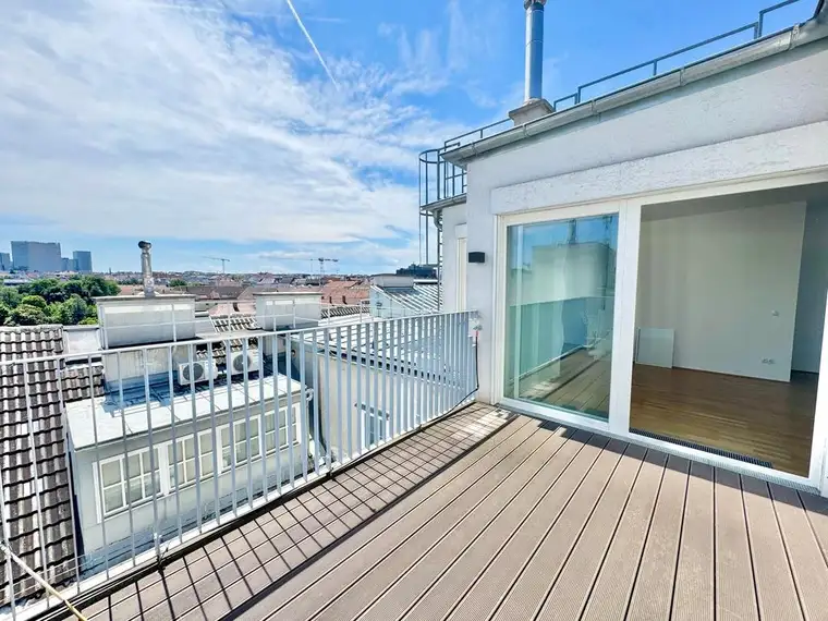TOPLAGE NÄHE THERESIANUM | EXKLUSIVE, HELLE 4-ZIMMER MIT TERRASSE | U-BAHN-NÄHE