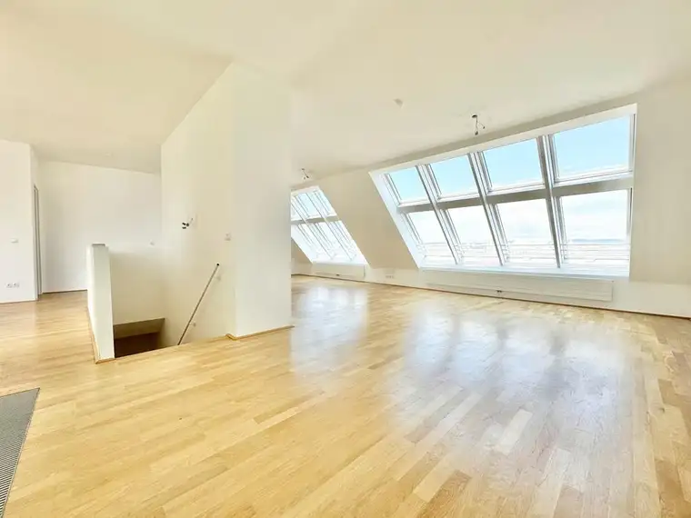 TOPLAGE NÄHE THERESIANUM | EXKLUSIVE, HELLE 4-ZIMMER MIT TERRASSE | U-BAHN-NÄHE