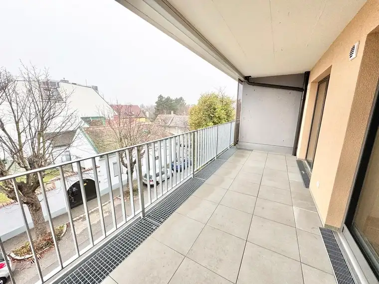 LOGGIATRAUM | EXKLUSIVE 2 ZIMMER | TOPLAGE IM HERZEN VON GUNTRAMSDORF