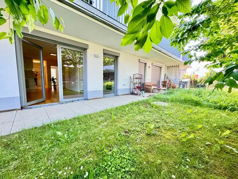 TRAUMHAFTE GARTENWOHNUNG IN GRÜNRUHELAGE | OPTIMAL AUFGETEILTE 2 ZIMMER MIT GARAGE | HOCHWERTIGE AUSSTATTUNG