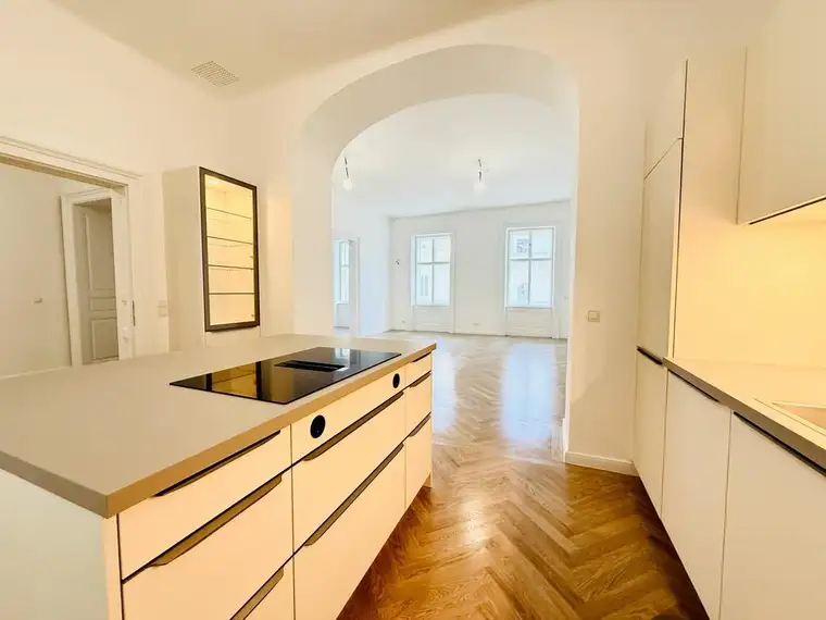 ERSTBEZUG | NÄHE BÖRSE | EXQUISITE AUSSTATTUNG | 6 ZIMMER