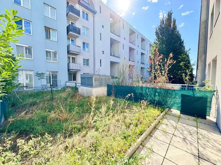 GARTENTRAUM | TOPLAGE NÄHE DONAUZENTRUM | HELLE SINGLE-WOHNUNG | U-BAHN-NÄHE