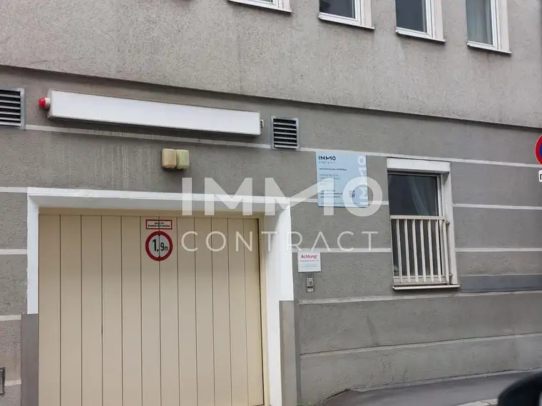 Praktischer Stapelparker im Domviertel / Hafnerstr.32/Wurmstr.12 (obere Plattform)
