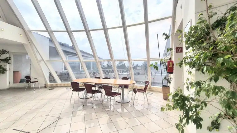 Einzelbüro 36m², All-Inklusive Miete (inkl. BK, Heizung, Strom, Parkplatz nach Verfügbarkeit)