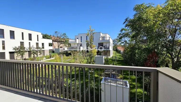 Provisionsfrei: Traumhafte, helle 4-Zimmer-Wohnung mit Balkon in charmanter Anlage