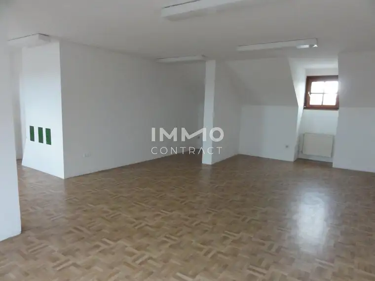 BÜROEINHEIT AM HAUPTPLATZ