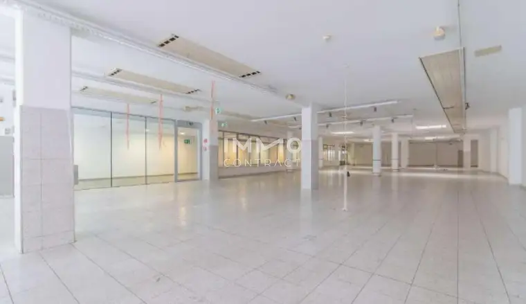 Großzügige Geschäftsfläche mit ca. 849 m² Nutzfläche in Linzer Zentrumslage zu vermieten!
