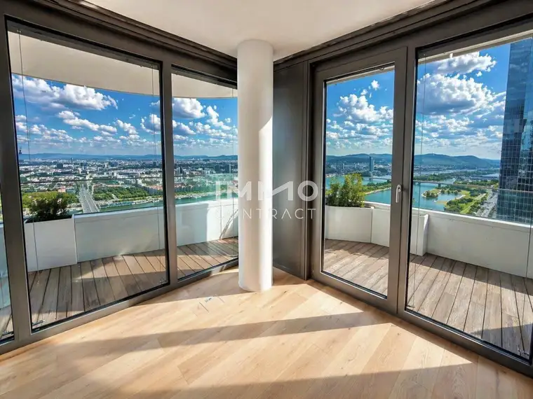 DANUBEFLATS: 41. Etage - Stephansdom, Prater &amp; Donaublick