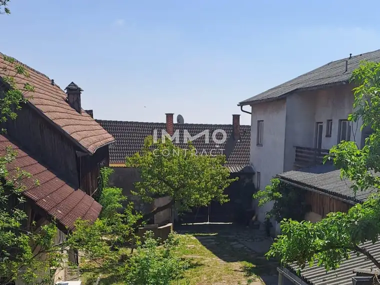 Ehemaliges Bauernhaus mit malerischen Innenhof