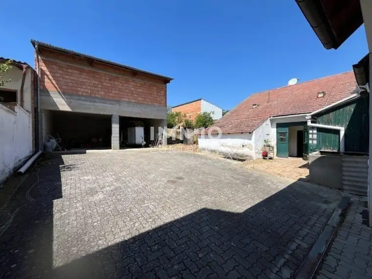 Charmantes Haus in Zistersdorf mit großem Garten – Ihr Renovierungsprojekt wartet!