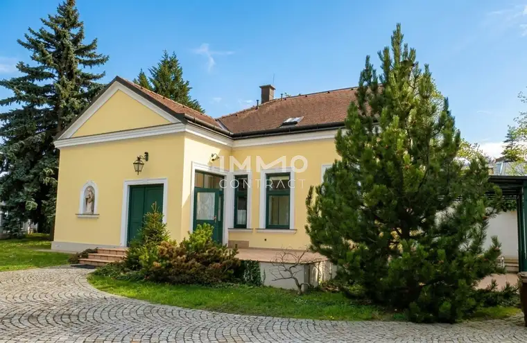 Kleines Miethaus mit Garten und Parkplätzen mitten in Mödling