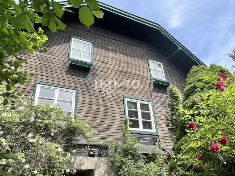 Nostalgisches Einfamilienhaus mit Romantikgarten in 1.920qm Bauland