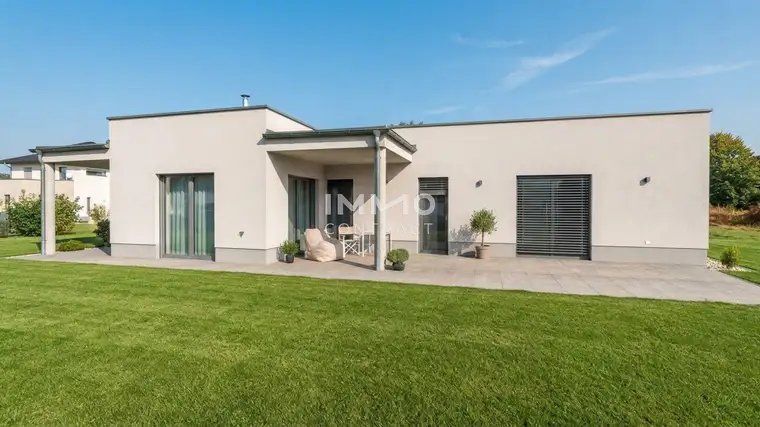 Moderner, neuwertiger Bungalow mit hochwertiger Ausstattung in ruhiger Lage von Gottsdorf