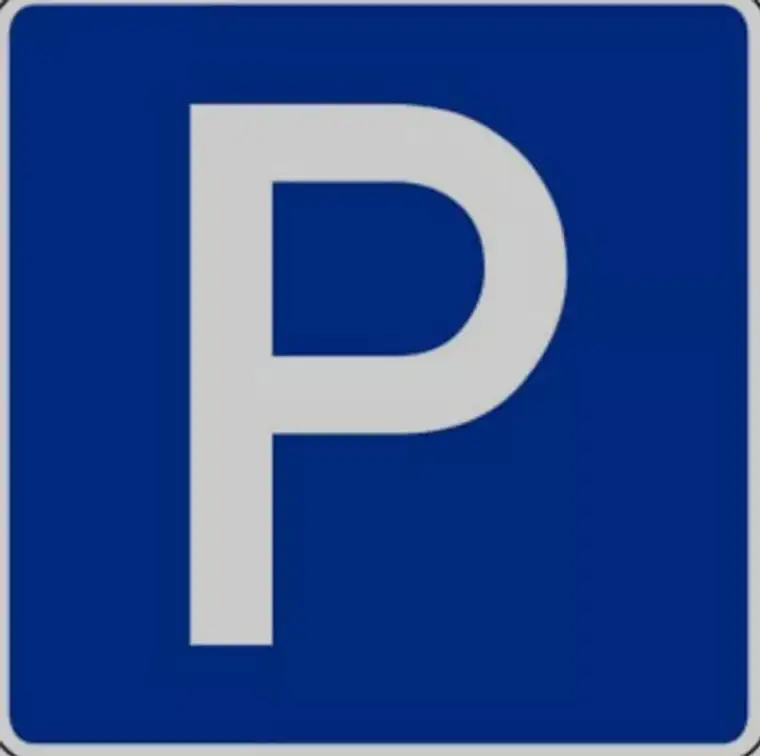Tiefgaragenplatz in einer neuwertigen, hellen Garage - Karlauerstraße 16