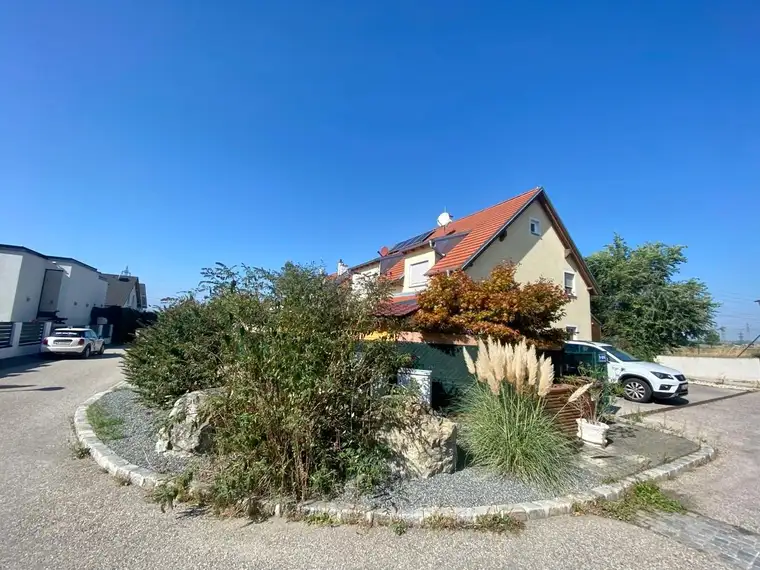 NEUER PREIS -Doppelhaushälfte mit überdachter Terrasse, Garten - NÄHE KORNEUBURG