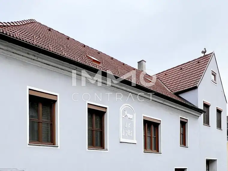 VIERKANTER im ZENTRUM,3Wohntrakte, 10Zi, Innenhof, Stadl, 2Garagen, WERBEPRÄSENTE BK-Lage