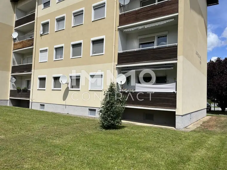 Helle Wohnung mit Loggia und Autoabstellplatz