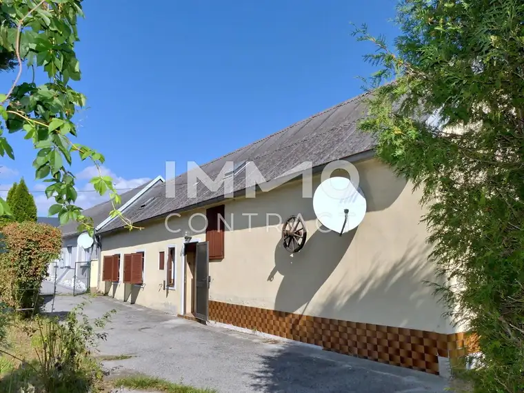 Kleines Wohnhaus ruhige, zentrale Lage - Große Garage und große Werkstatt - Sanierungsbedürftig