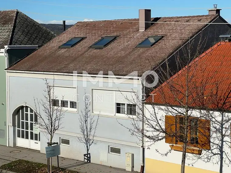 Gepflegtes Wohnhaus mit Dachgeschossausbau in Seenähe