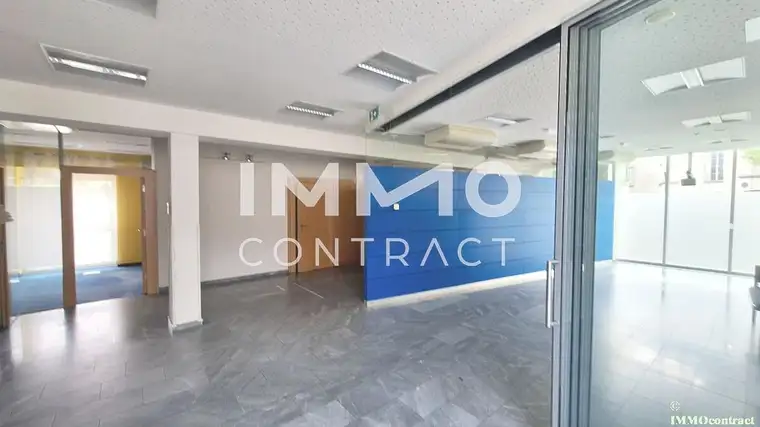 Büro- oder Praxisfläche mit 141 m² im Erdgeschoss mit Parkplätze vorm Objekt