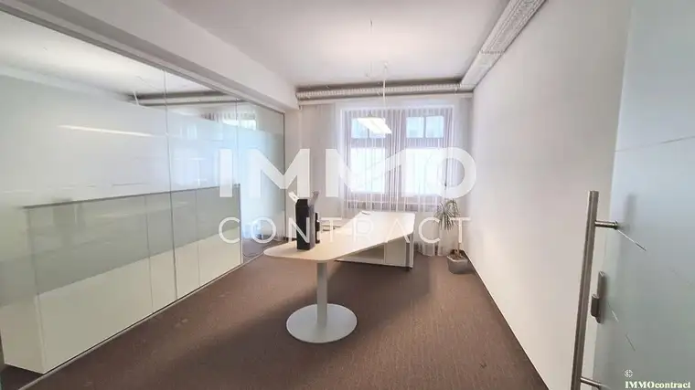 Zentrale Büroflächen am Hauptplatz von Amstetten, 1. Stock, Lift, möbliert, 178,74 m² Nutzfläche, klimatisiert