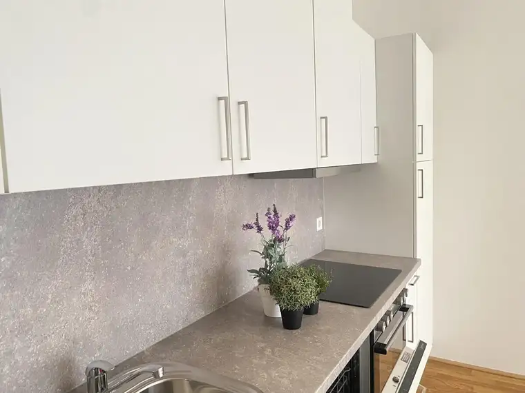TRAUM - Sonnige 2 Zimmerwohnung mit Dachterrasse - 1 bedroom Apartment with terrace