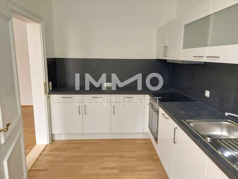 Wohnung mit Flair - Altbau, saniert mit Balkon im Stadtzentrum von Amstetten - alles Fußnähe