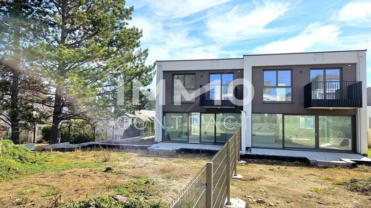 Exklusives Doppelhaus mit luxuriöser Top-Ausstattung – Ihr elegantes Traumdomizil!