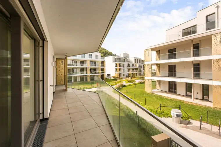 Tsvetilena Galabinova, IMMOcontract Immobilien Vermittlung GmbH