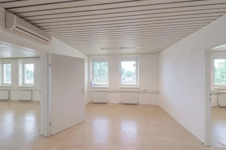 ++NEU++ Praktische Büros in guter Lage! Top 115-116