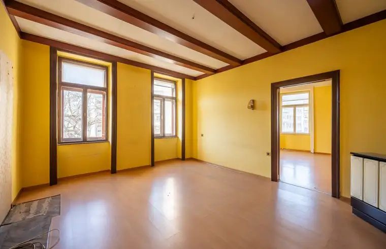 ++NEU++ Altbauklassiker: 3-Zimmer Wohnung mit enormen Sanierungspotenzial