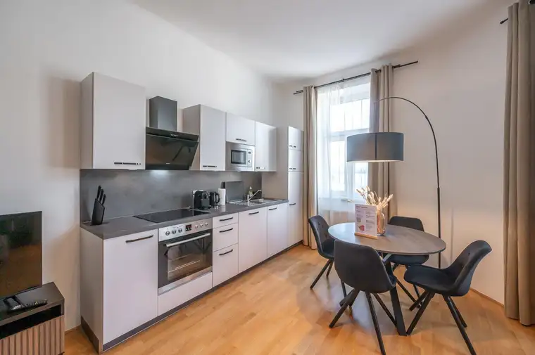 ++NEU++ Schon eingerichtet, bald dein Zuhause! Möblierte 2-Zimmer-Altbauwohnung mit 53 m²