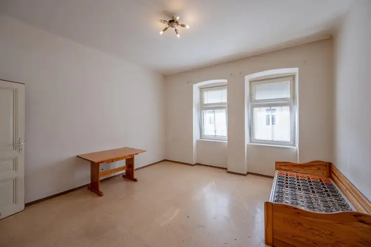 ++NEU++ Für Bastler: Sanierungsbedürftige 1-Zimmer-Wohnung, viel Potenzial!