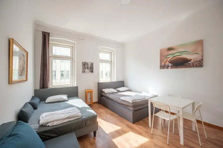 ++NEU++ Perfekt als Stadtwohnung: sanierungsbedürftige 1-Zimmer Altbauwohnung