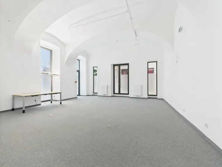 Geschäfts-/Galerie- Bürofläche mit ca. 74 m² in Toplage der Linzer Innenstadt