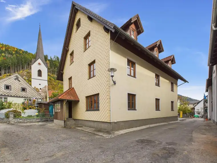 KALWANG: BESTÄNDIGE WERTE in unbeständigen Zeiten - WOHNHAUS mit 4 Wohnungen