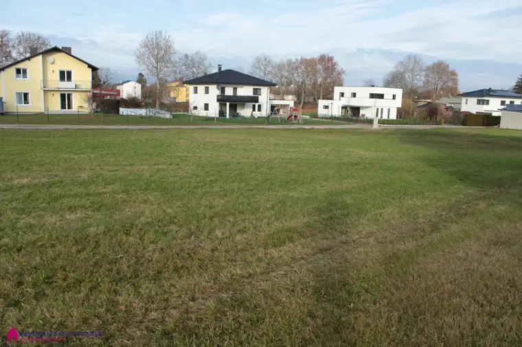 Sehr schönes Grundstück in Sonnenlage, wenige Minuten vom Stadtzentrum entfernt