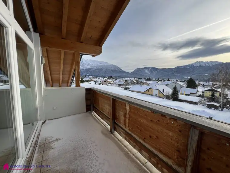 Lichtdurchflutetes Penthouse über den Dächern von Bad Mitterndorf mit Blick in die umliegende Bergwelt