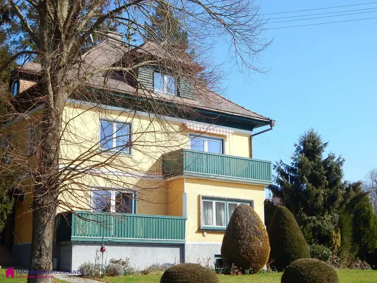 Landhausvilla mit Wohnrecht in Weilbach zu verkaufen