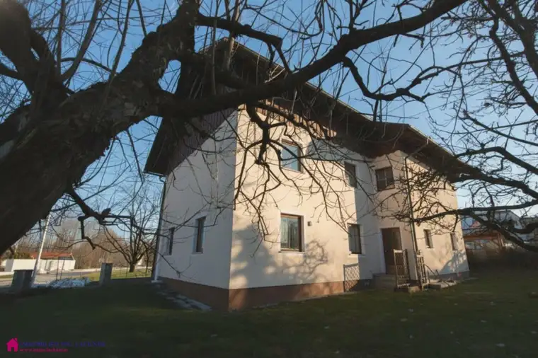 Ein großzügiges Wohnhaus mit neuer Heizung für Sie und Ihre Familie