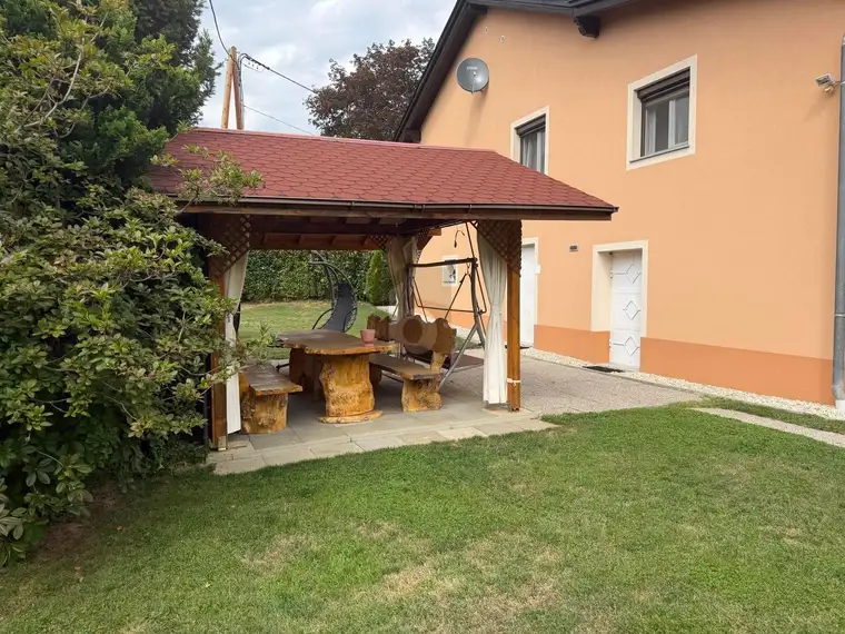 GEPFLEGTER BUNGALOW MIT GROßEM GARTEN IN RUHIGER LAGE