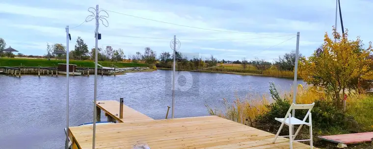MODERNES WOHNEN MIT DIREKTEM SEEZUGANG - EIGENGRUND