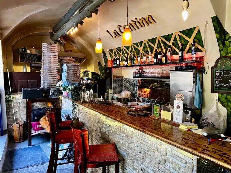 TOLLE INNENSTADT-LAGE MIT GUTER FREQUENZ UND KLEINER TERRASSE!