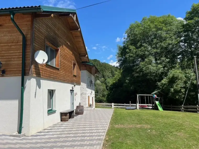 EINZIGARTIGES WOHNEN IN UNVERBAUBARER IDYLLISCHER LAGE