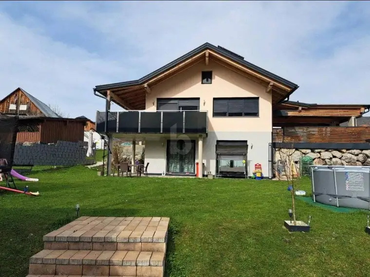 ZUKUNFTSSICHER &amp; STILVOLL: HOCHWERTIGES ENERGIEEFFIZIENZHAUS IN ABSOLUTER BESTLAGE