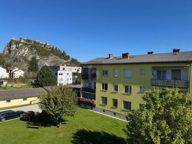 WUNDERSCHÖNER AUSBLICK AUF DEN GRIFFNER SCHLOSSBERG 