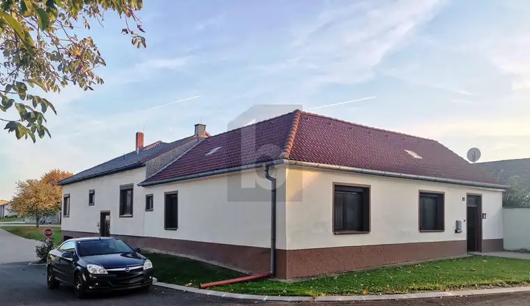VIEL PLATZ &amp; FÜR ZWEI FAMILIEN GEEIGNET