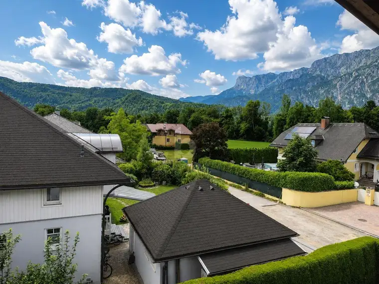 Preisreduktion! GROßZÜGIGES WOHNEN MIT GALERIE, GARTEN &amp; TRAUMHAFTEM BERGBLICK